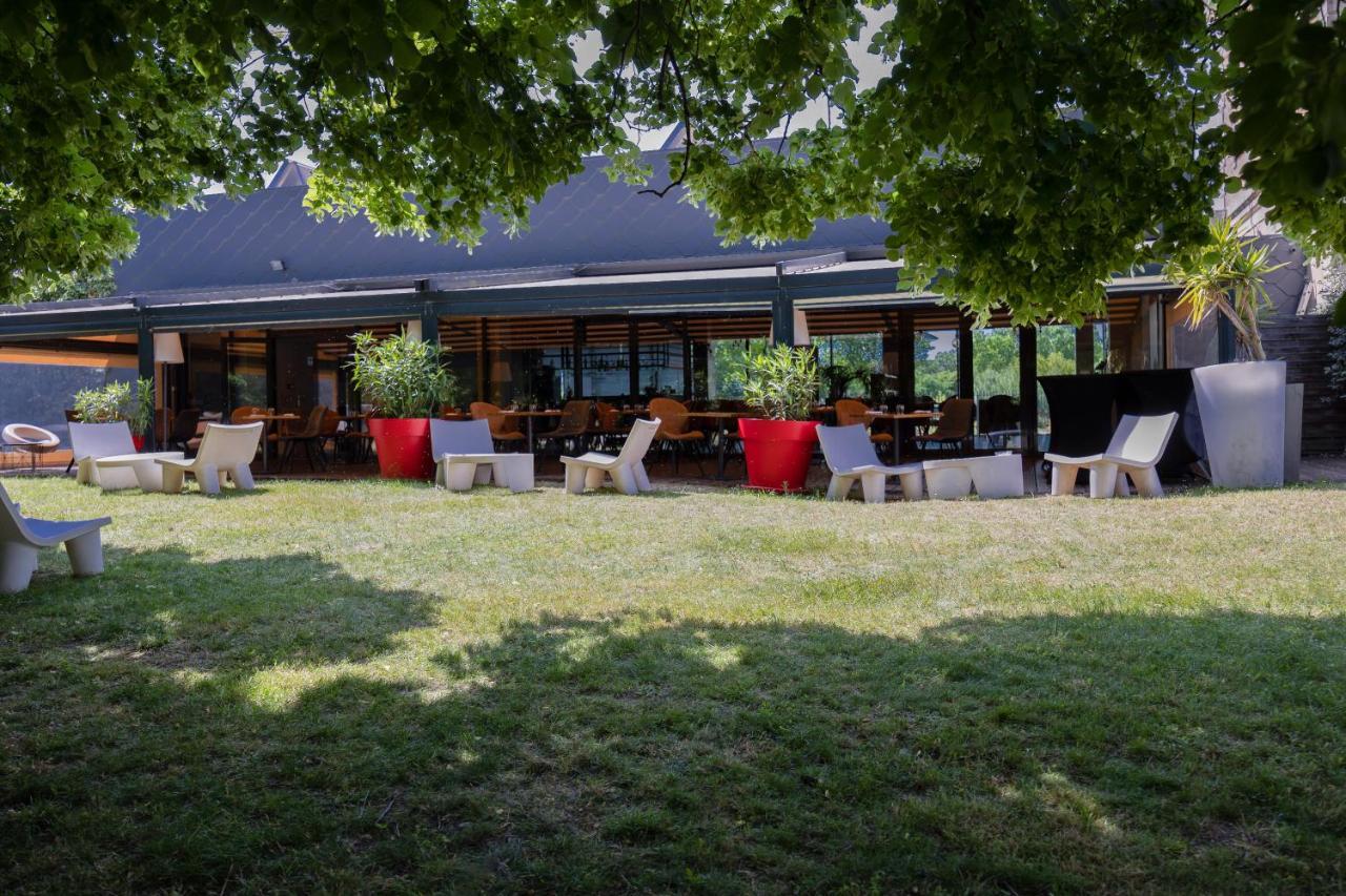 Hotel Et Spa Du Chateau Lagord Exterior photo